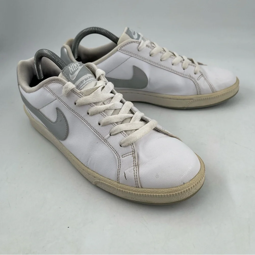 Nike Women’s Court Majestic White Grey Lace Up Low Top Running Shoes - Size 10